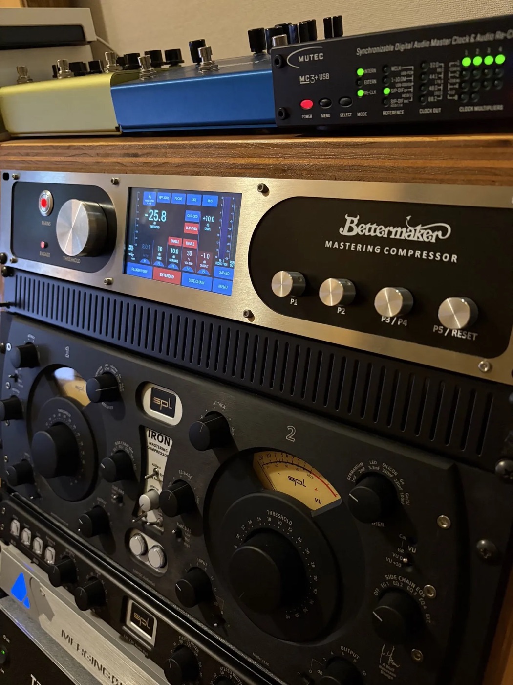Bettermaker Mastering Compressor and SPL IRON in the Kirin Mastering rack